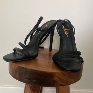 Lulus black strappy heels